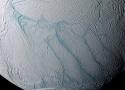 Sur les origines des mystérieuses rayures de tigre de la lune de Saturne, Encelade - GuruMeditation